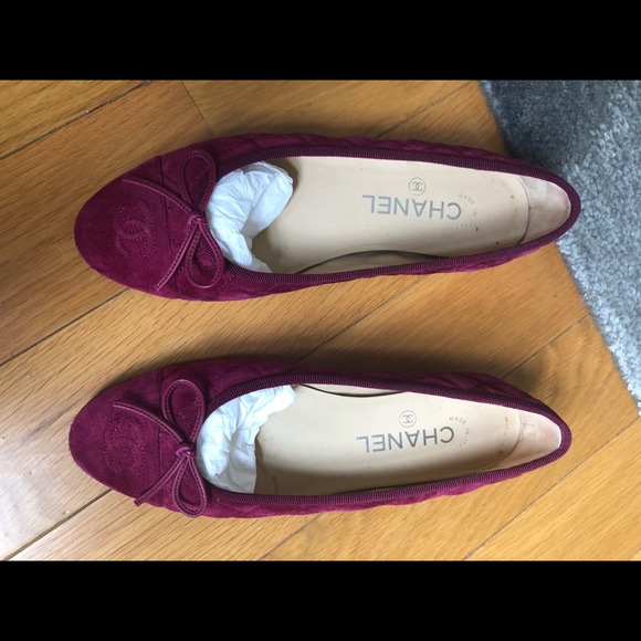 Selling Chanel suede fuchsia ballet flats! - Picture 1 of 8